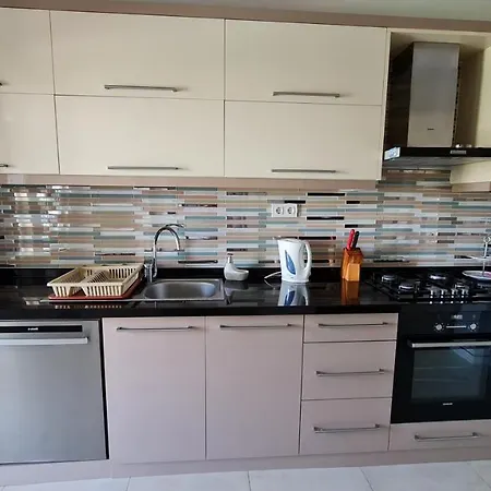 Residance Flat Near By The 5 Stars * 安塔利亚