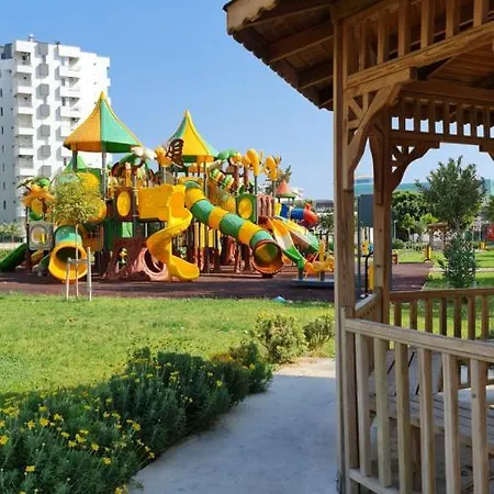Residance Flat Near By The 5 Stars 安塔利亚